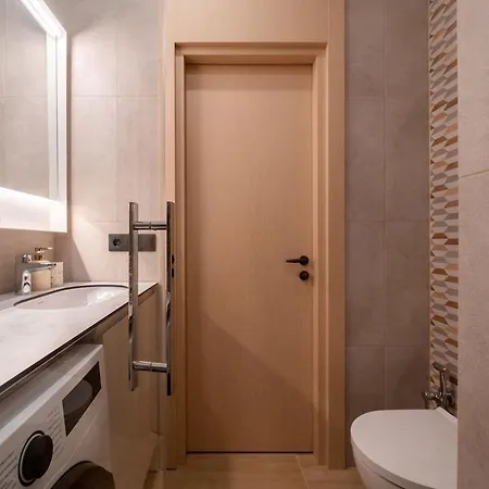 Brand New Modern Studio, Embassy Area - By Innorental Apartment Riga