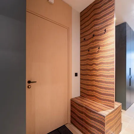 Brand New Modern Studio, Embassy Area - By Innorental *